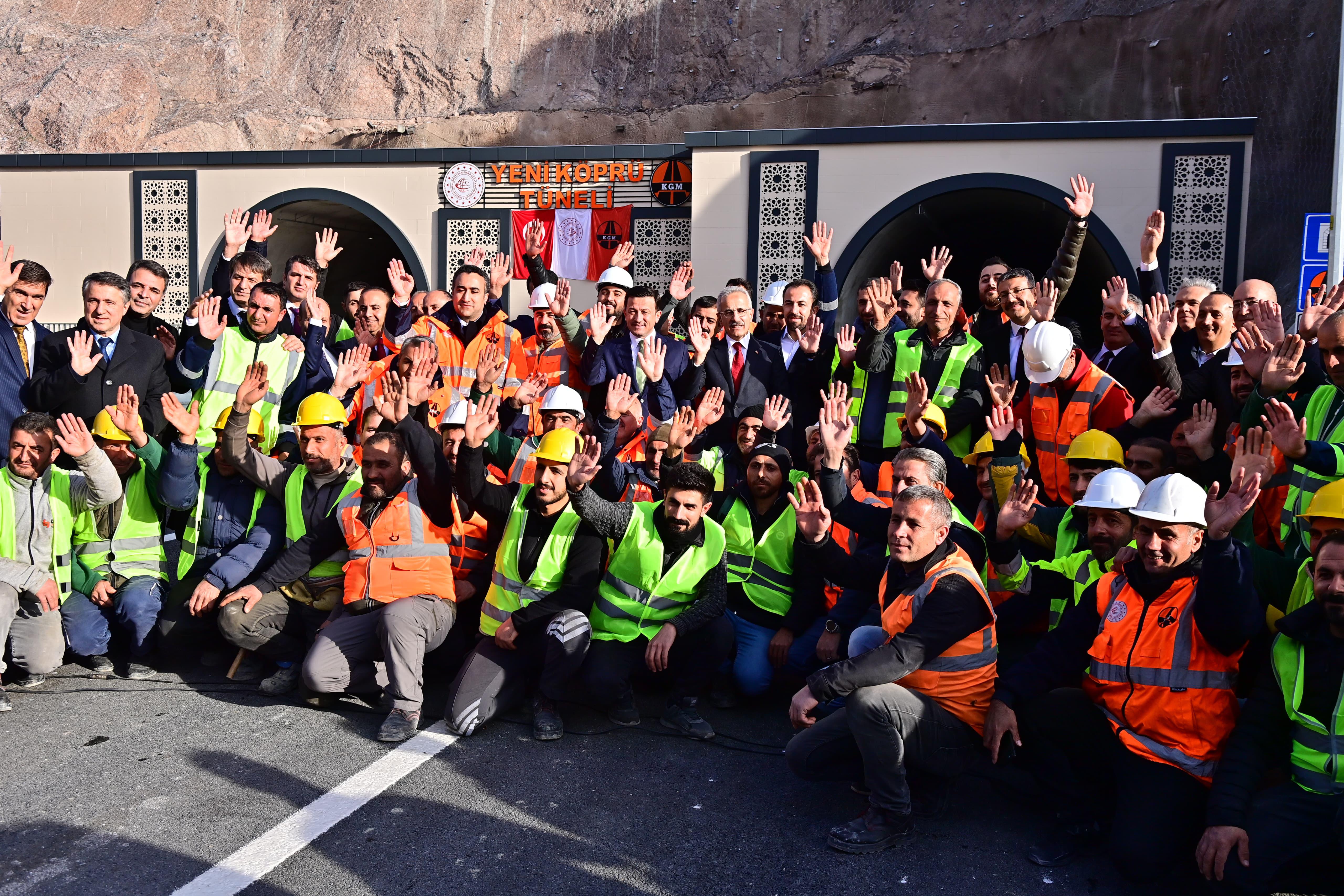 Hakkari-Yüksekova Yolu'nda Ulaşım Süresi Kısalıyor